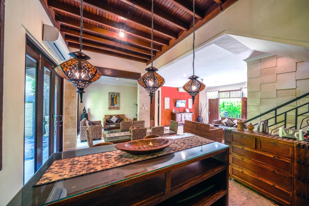 De Cinta Villa - Kuta - 5 Bedrooms - Heart Of Kuta Ngoại thất bức ảnh